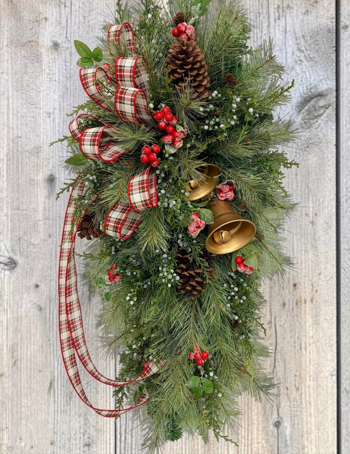 Deluxe Classic Christmas Pine Swag with Bells TCT Crafts