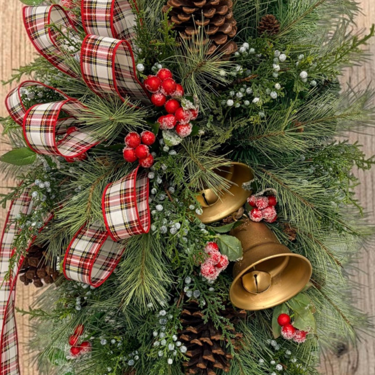 Deluxe Classic Christmas Pine Swag with Bells TCT Crafts
