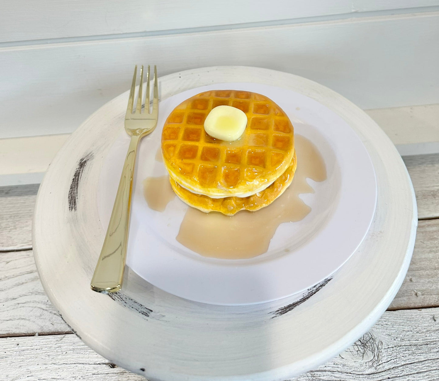 Fake Waffle Plate Display - Decorative Food Prop with Faux Syrup & Butter, Ideal for Photoshoots and Home Decor