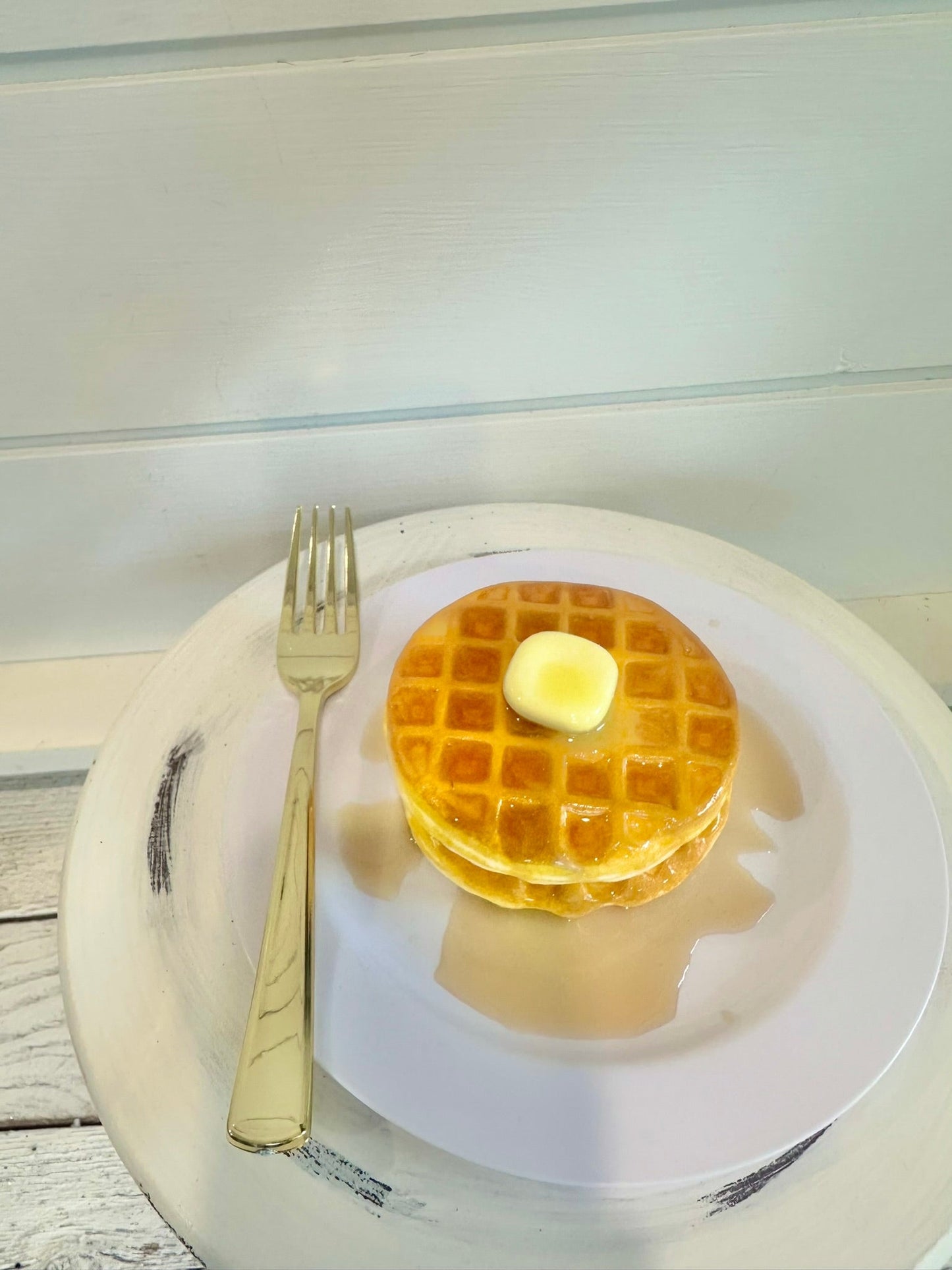 Fake Waffle Plate Display - Decorative Food Prop with Faux Syrup & Butter, Ideal for Photoshoots and Home Decor