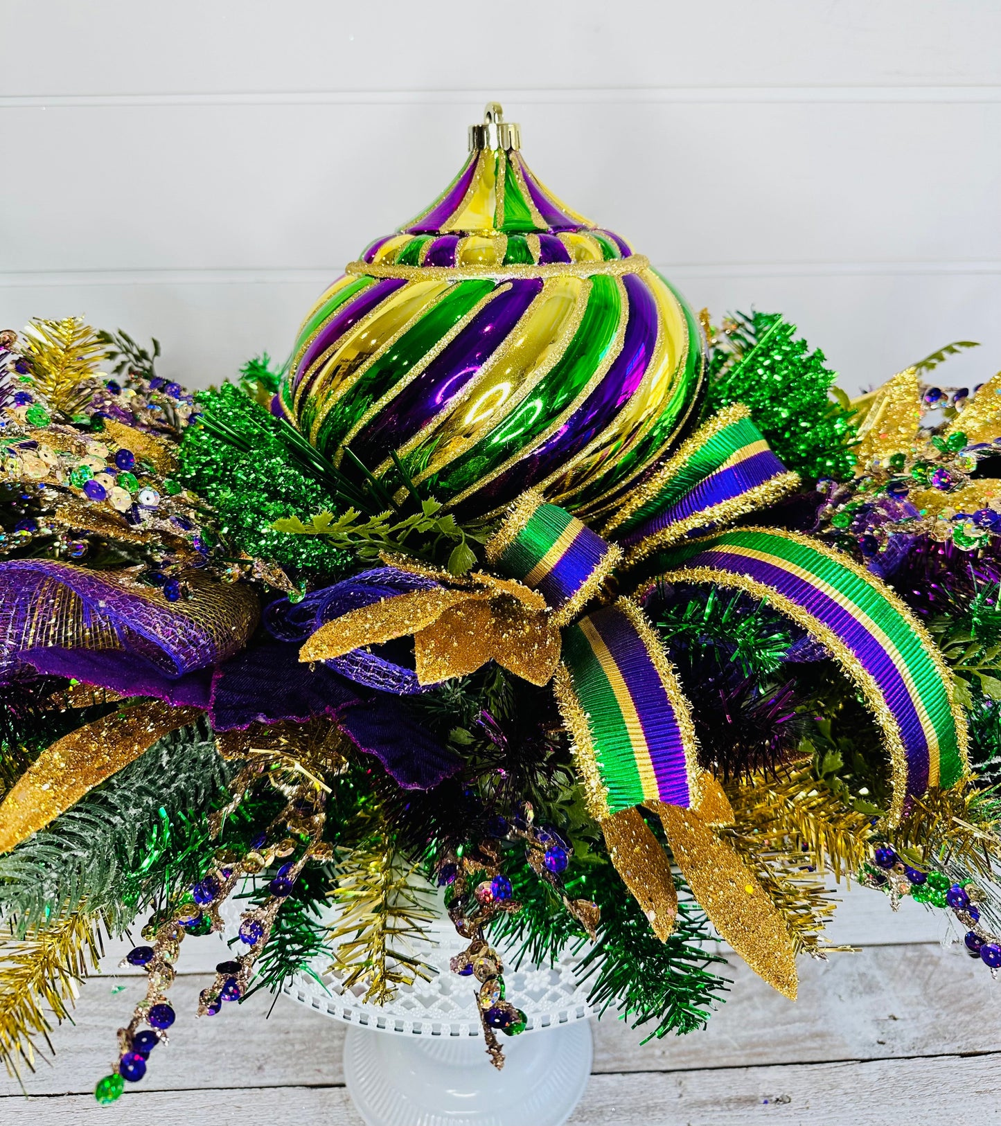 Mardi Gras Centerpiece-TCT1593 TCT Crafts