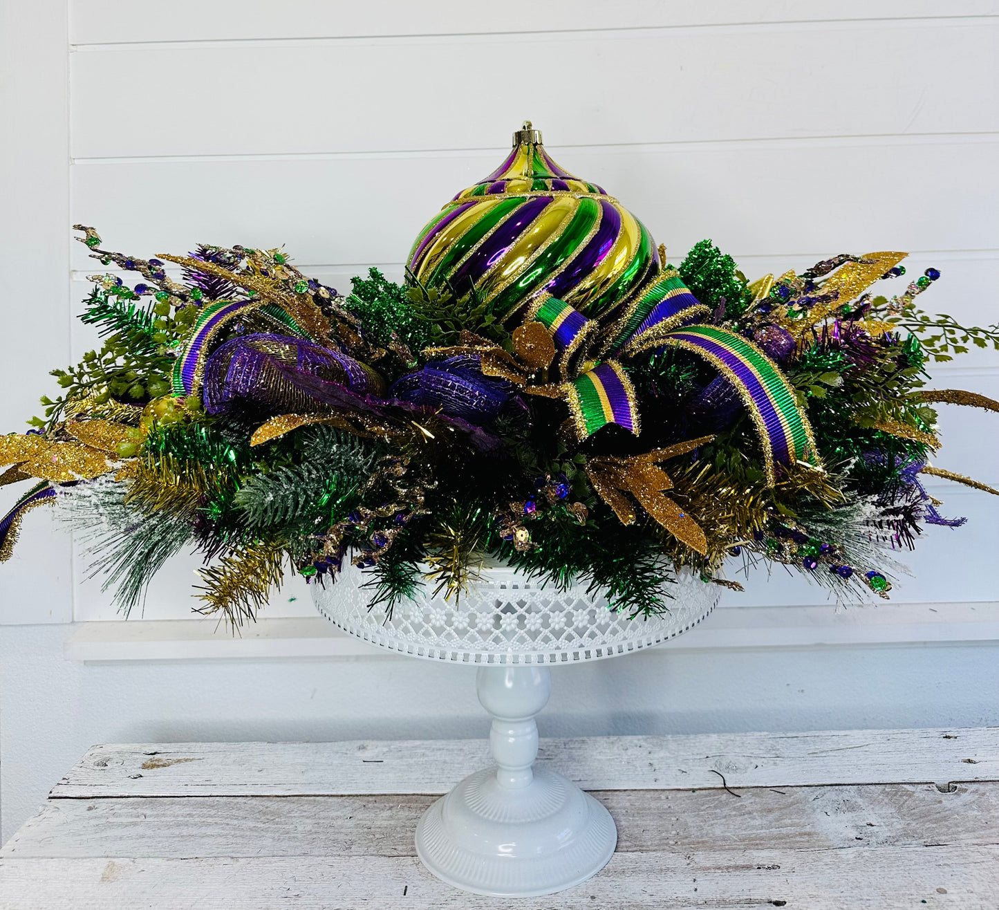 Mardi Gras Centerpiece-TCT1593 TCT Crafts