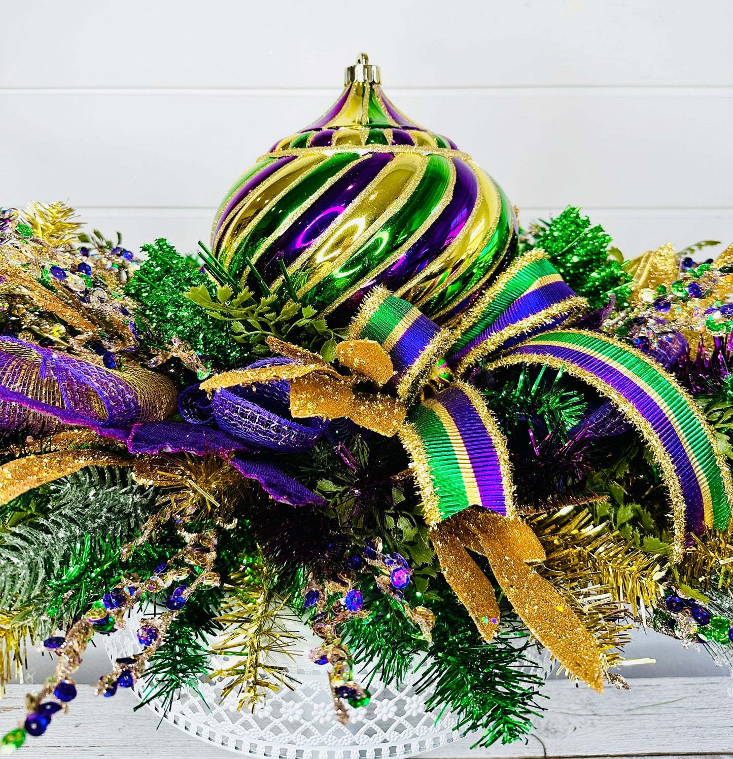 Mardi Gras Centerpiece-TCT1593 TCT Crafts