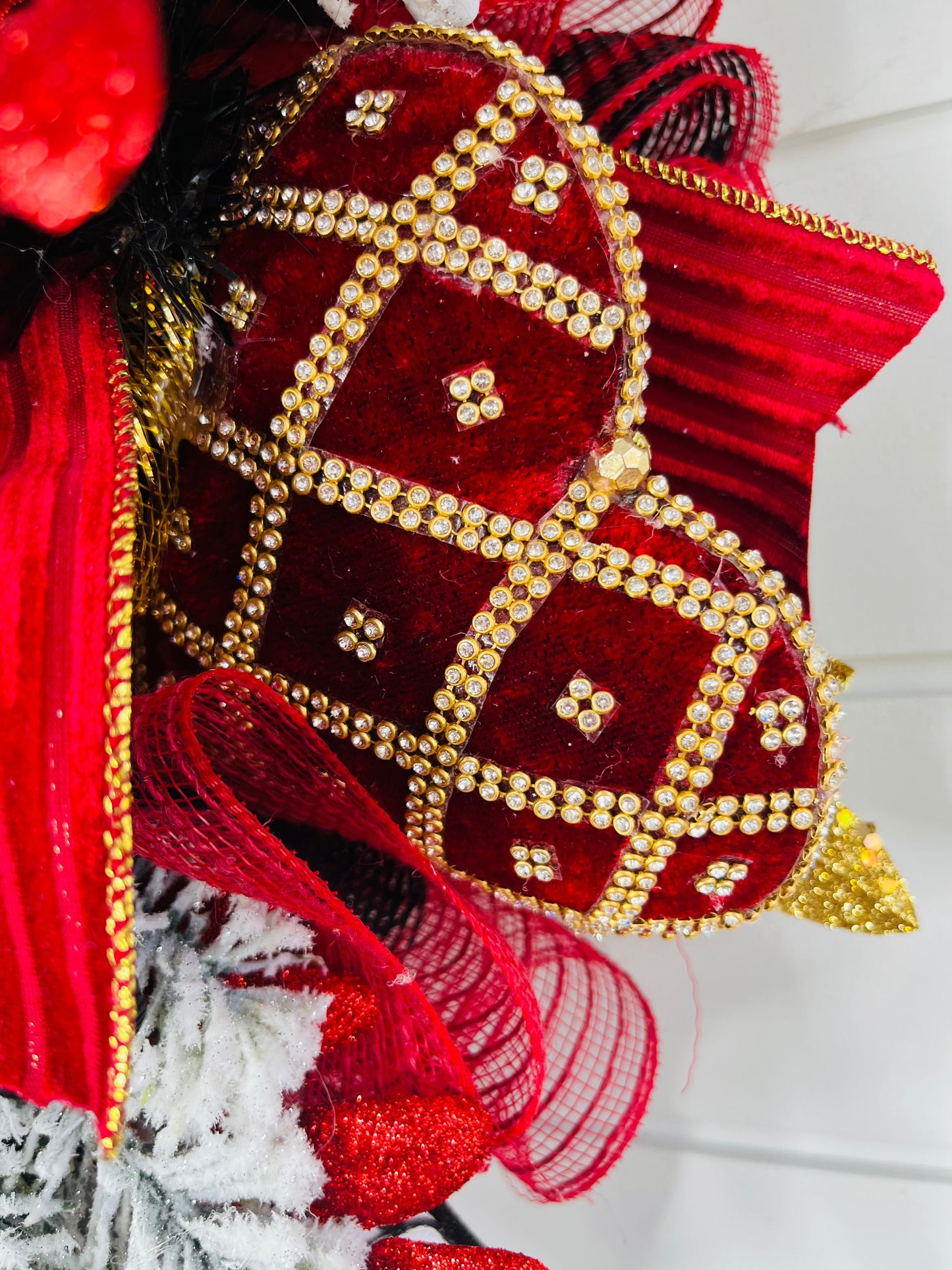 Elegant Red, Black, & Gold Valentine's Day Swag/Wreath_TCT1589 TCT Crafts