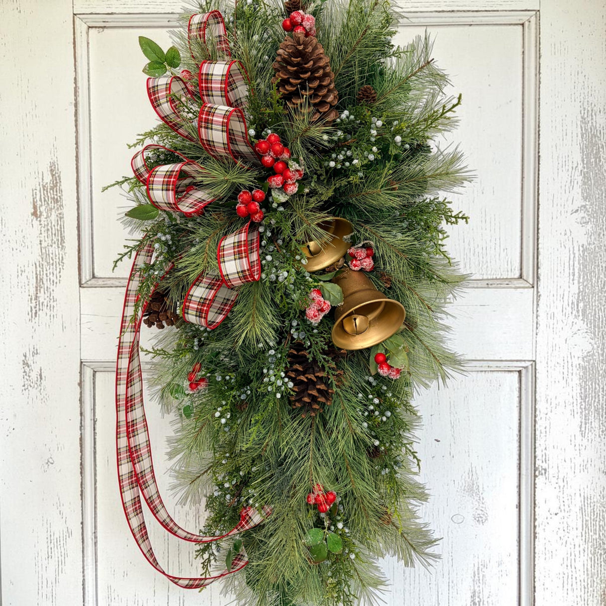 Deluxe Classic Christmas Pine Swag with Bells TCT Crafts