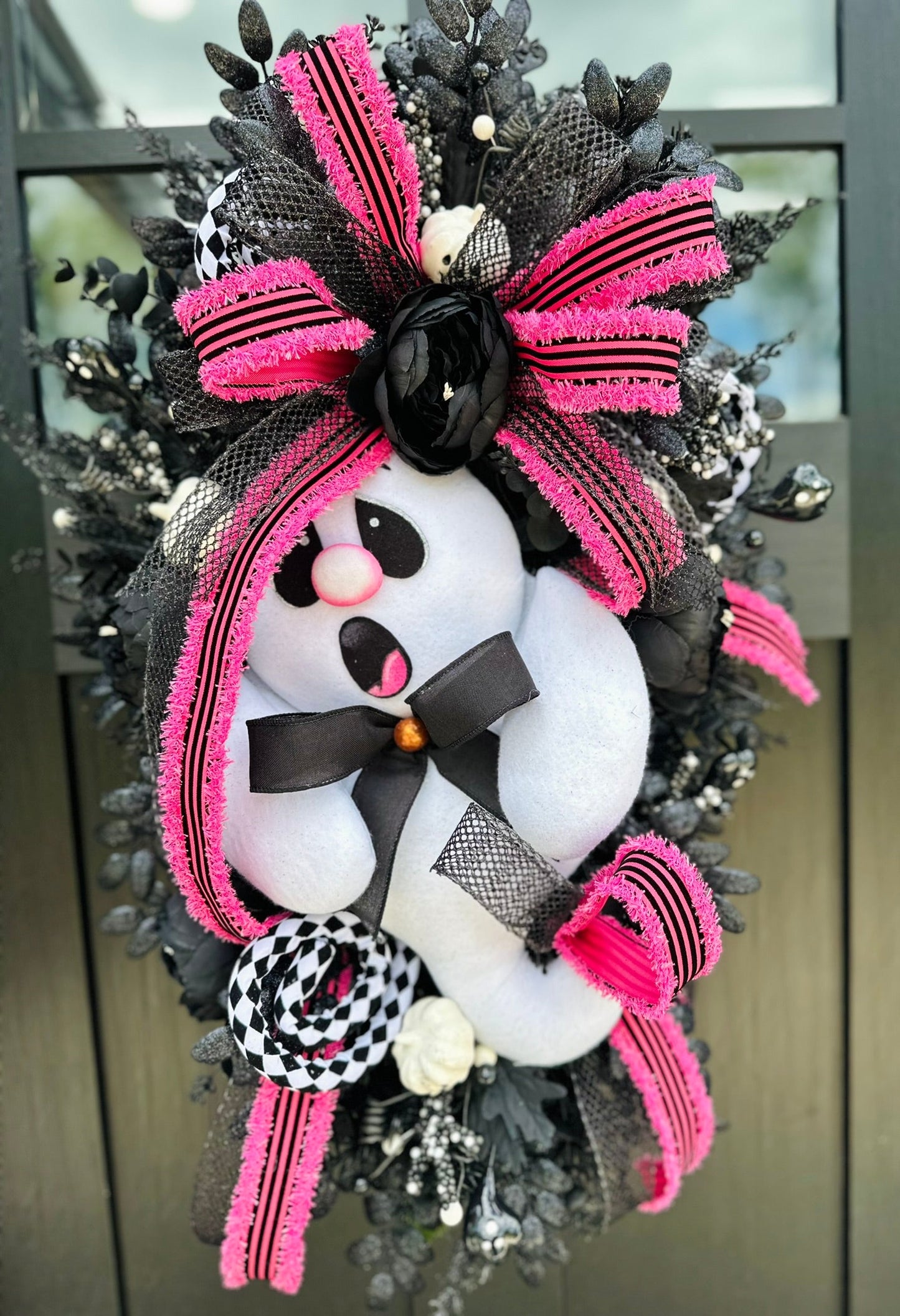 Whimsical Ghost Halloween Door Swag – Handmade Pink & Black Decor with Ribbon & Plush Accent for Front Door or Wall Display TCT Crafts