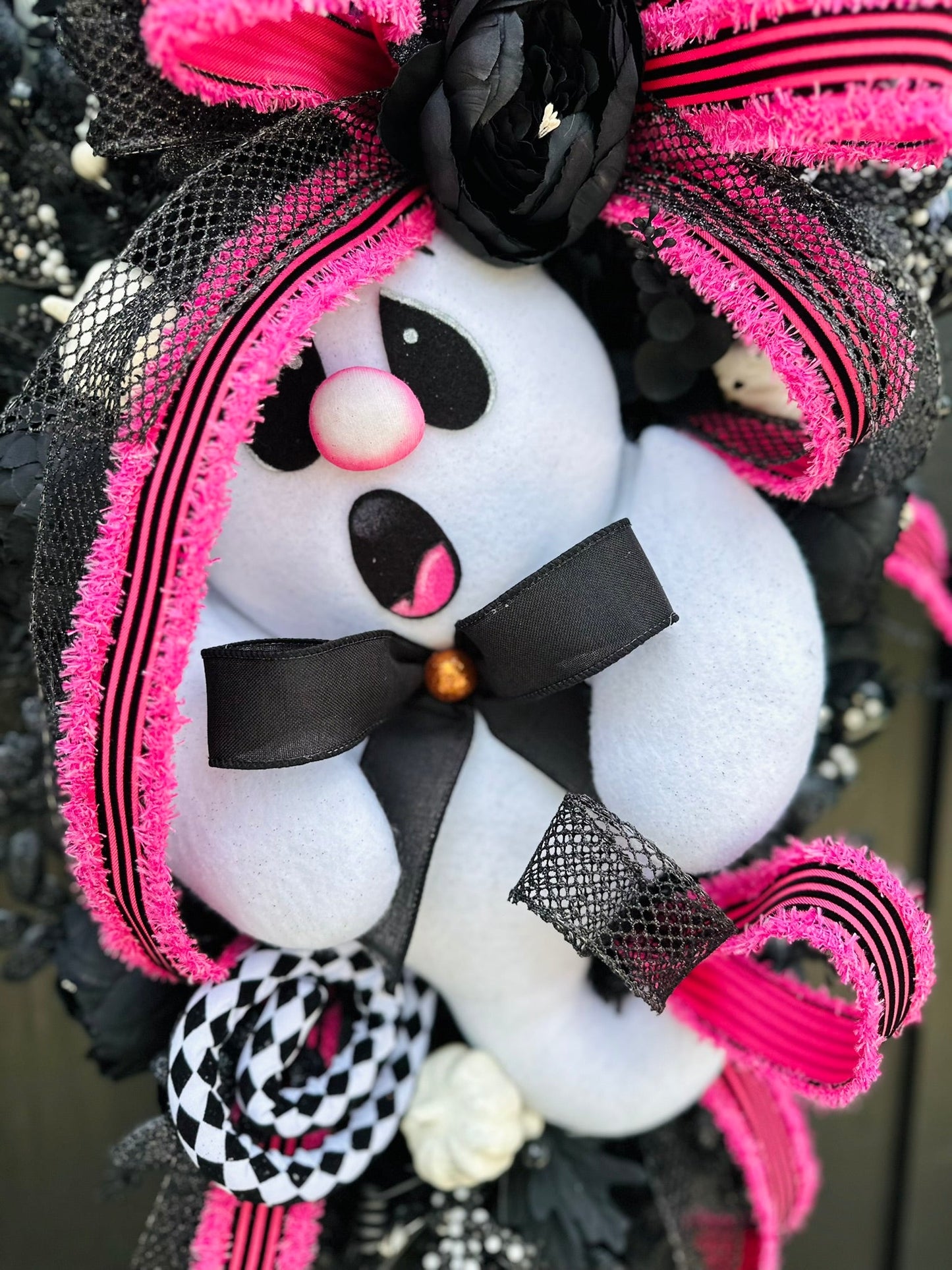 Whimsical Ghost Halloween Door Swag – Handmade Pink & Black Decor with Ribbon & Plush Accent for Front Door or Wall Display TCT Crafts