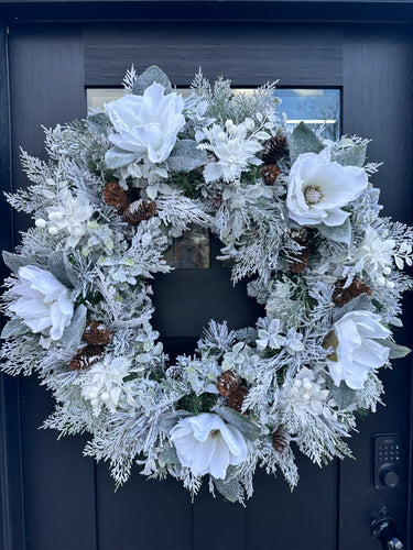 XL White Winter Magnolia & Pine Wreath – 32