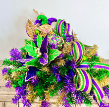 Load image into Gallery viewer, Digital Download: Festive Mardi Gras Jester Centerpiece Tutorial | PDF + Video Link | DIY Craft Tutorial