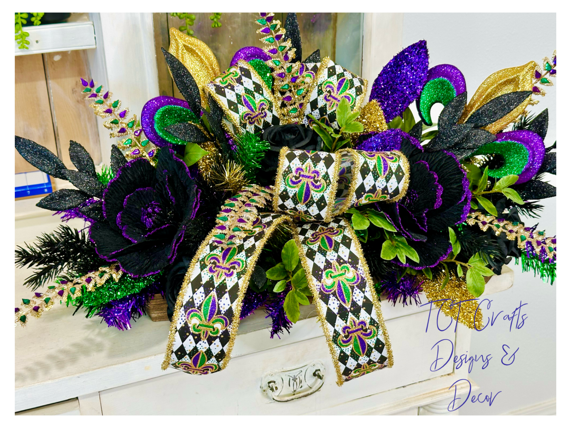 Mardi Gras Fleur De Lis Floral Centerpiece – TCTCrafts, image size:1946x1459