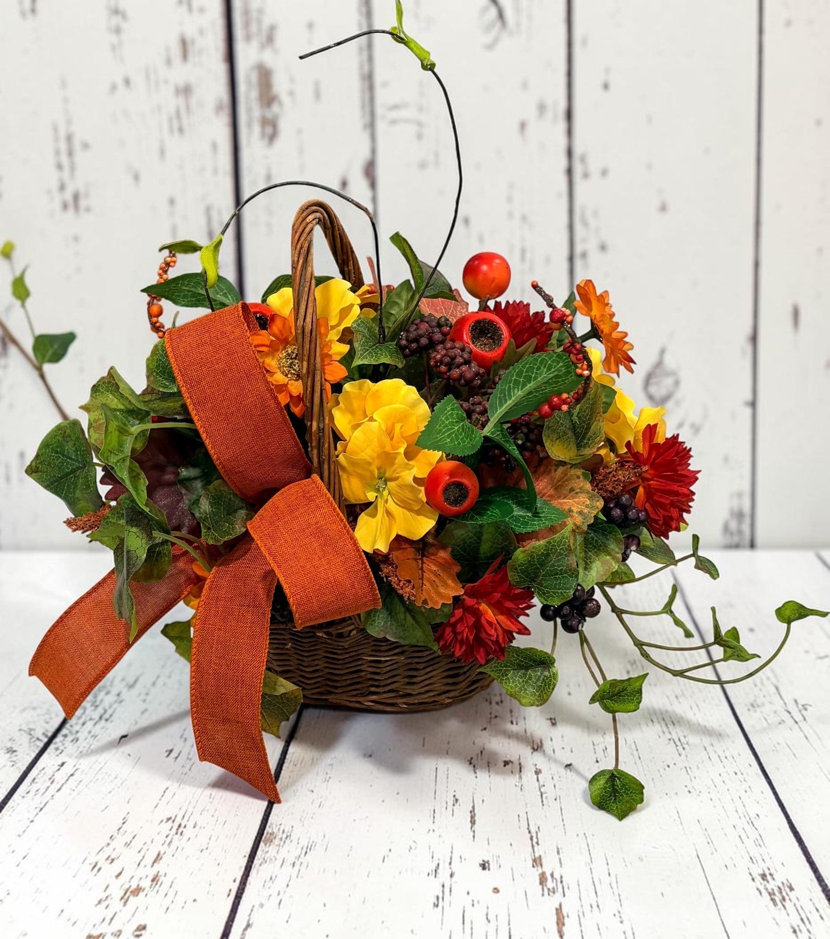 Small Fall Basket Arrangement for Autumn Table and Entry Decor TCT Crafts