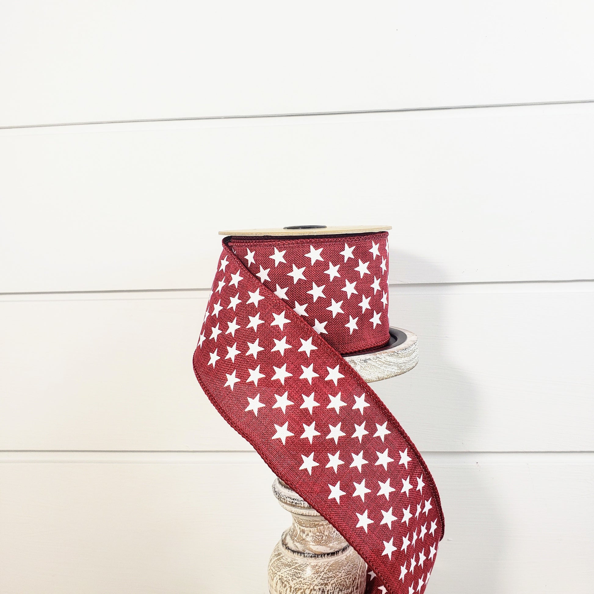 88-1681 D Stevens Faux Linen Small Stars wired ribbon Red/White - TCTCrafts