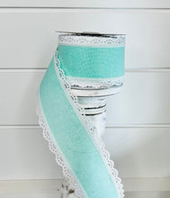 Load image into Gallery viewer, 2.5&quot;x10YD Mint Green/White Scalloped Edge Royal Burlap Wired Ribbon - Rustic Charm with a Touch of Elegance-RGA1542AN